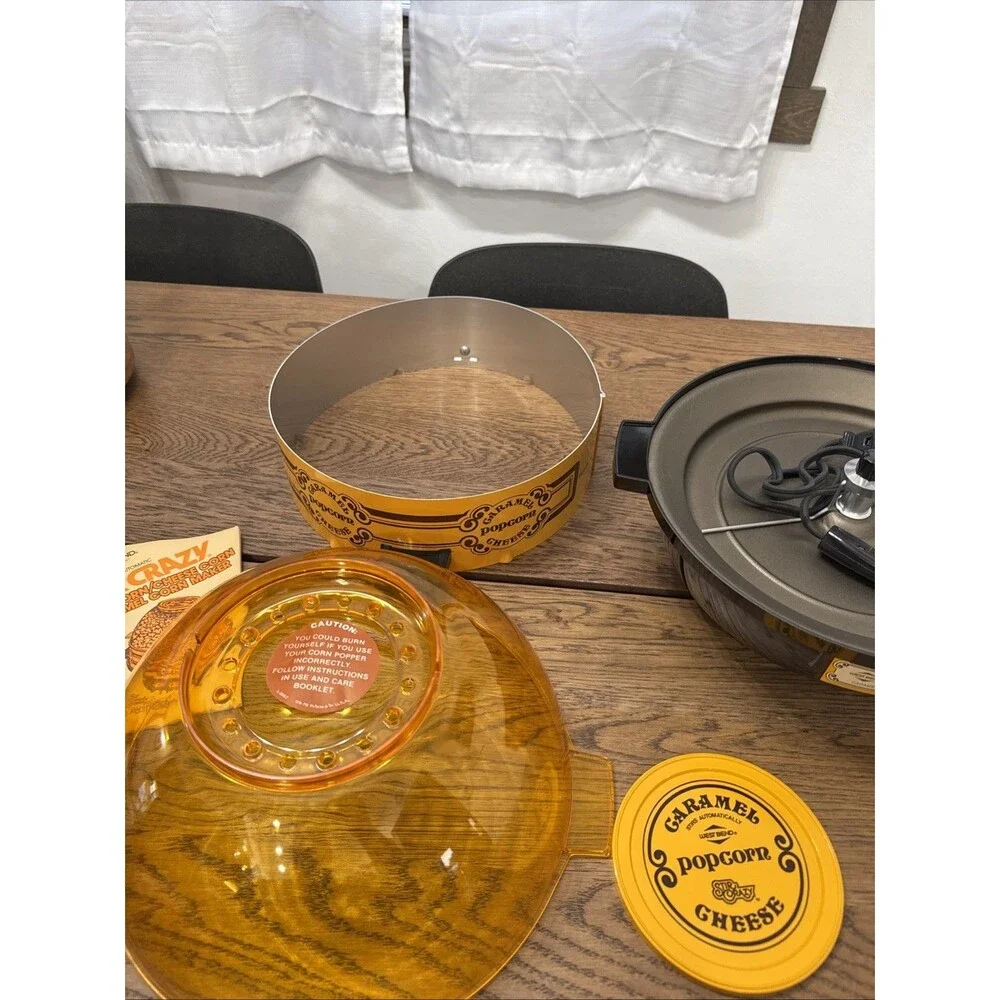 Vintage West Bend Stir Crazy Popcorn Corn Popper w/ Amber Dome New